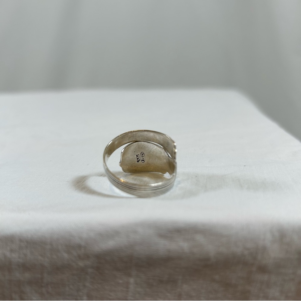 Vintage 1990s Avon Sterling Silver Spoon Ring w/ Floral Details Adjustable - Picture 6 of 9